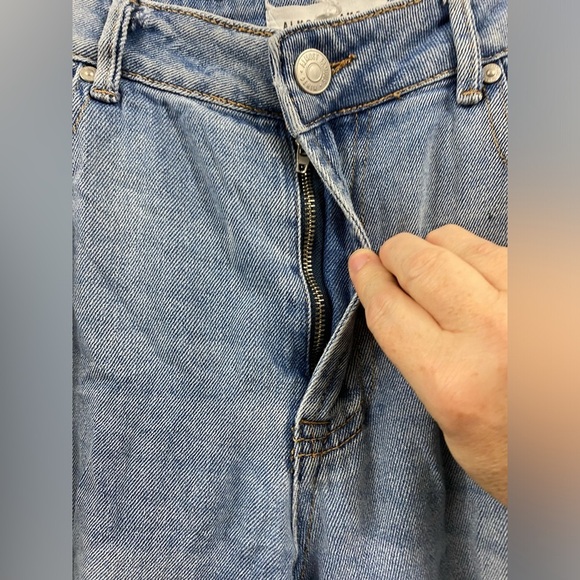 Almost Famous Jeans Juniors Size 11 Womens Size 8 Distressed Cropped - Picture 5 of 8